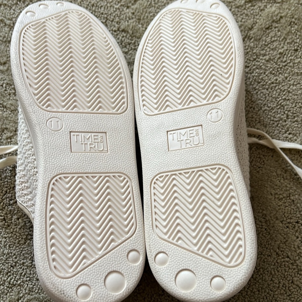 Time and Tru sneakers - Picture 3 of 6